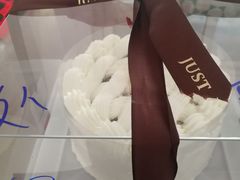 -红宝石·鲜奶小方·海派西点房(金杨店)