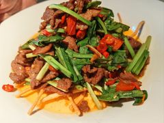 芫茜菜摔打鲜牛肉-桂满陇·海市蜃楼·黑金(国金店)