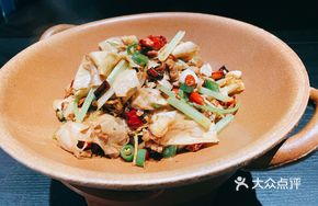 Stone Pot Bamboo Shoots