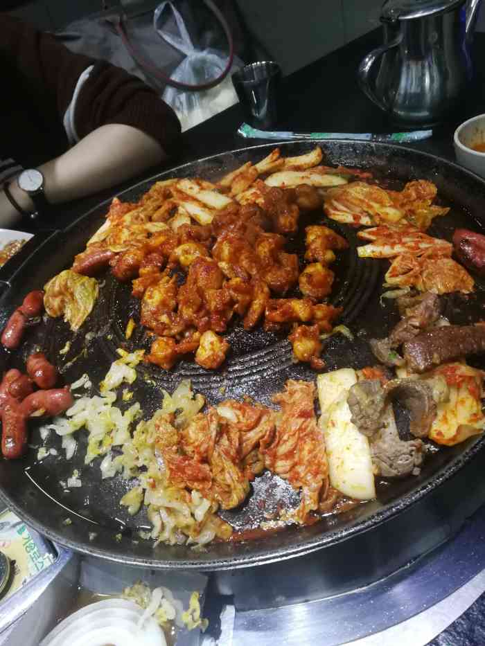 海花锅盖烧烤店-"#点评有礼# 火了很多年的烤肉店了,店里.