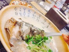 砂锅鱼头-75幢私房菜馆