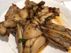鲜活牛蛙-蛙两只美蛙鱼头火锅(恒茂店)