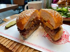 老泰泰汉堡-悠航SLOWBOAT(三里屯店)