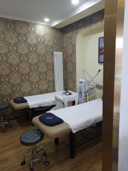 -苗方清颜痘肌研究所