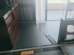 -亚龙湾喜来登·美景台大堂吧
