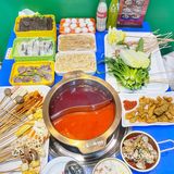 肉脸蛋🉐探店|六年一班🍢在教室里吃串串