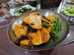 干锅土豆片-壹阁胡羊焖饼(特色小吃街店)