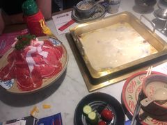 -尚尚仙·酸汤猪手·猪肚鸡火锅(华联万柳购物中心店)