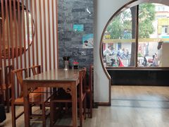 -亮亮面馆(经六路店)