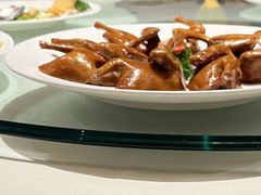 玻璃脆皮乳鸽-利苑酒家(金宝店)