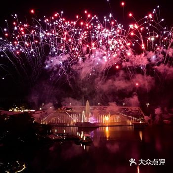 为家里老人小孩生日聚餐选的餐厅 就在欢乐海岸3楼