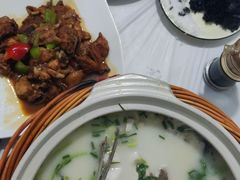 -天乐农家鱼头王(天目湖店)