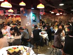 大堂-鲜入围煮花胶鸡海鲜火锅