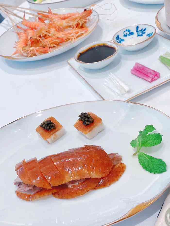 香山湖百宴楼(浦珠北路店)-"离家比较近,开车的话门口就是停车位,很方