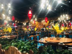 大堂-老滇山寨•云南特色菜•地方菜•民族风情歌舞表演(金碧店)