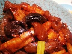 -八府香鸭·啫啫煲(华山路店)