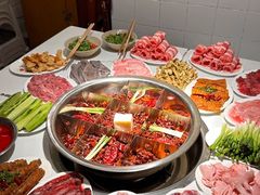-渝嘴小老弟老火锅(华新村店)