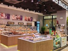 面包甜点陈列柜-巴黎贝甜(华堂新辰汇店)