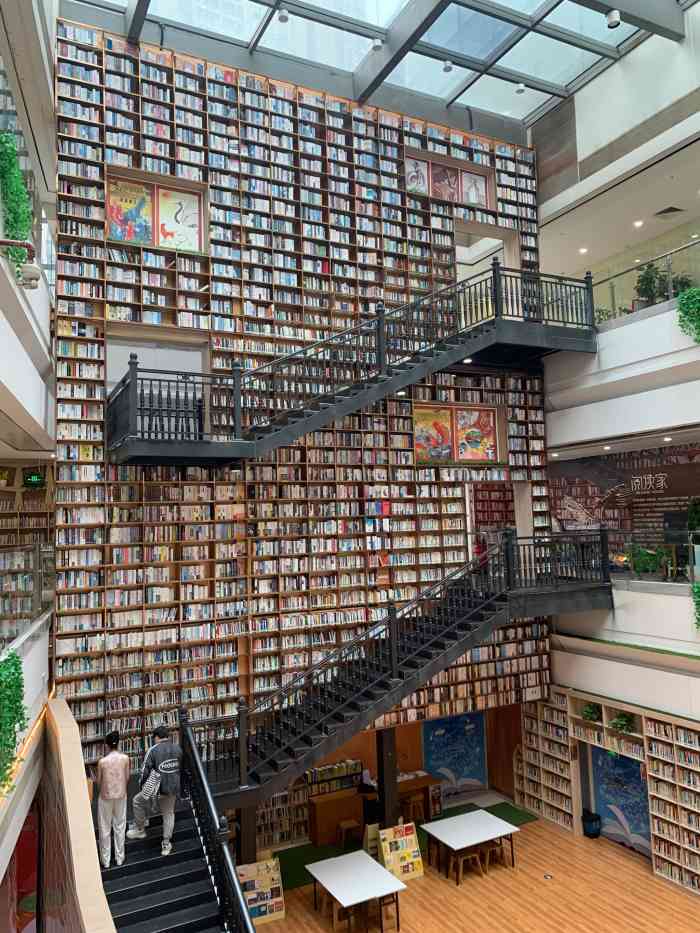 南海天河城-"[猪头]听说商场换了老板,特意过来溜达一.