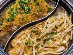 -阿瓦山寨·湘菜现炒·剁椒鱼头王(咸阳总店)