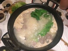 -鲜入围煮花胶鸡海鲜火锅