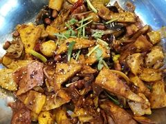 -愉肴麻辣香锅(中北镇店)