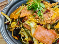 -红渡小香·牛肉麻辣香锅(车站南路店)