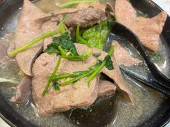 豬潤牛肉皮蛋芫茜米粉-华嫂冰室(尖沙咀店)