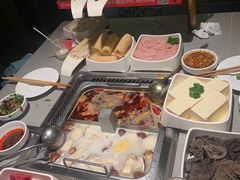 -海底捞火锅鲜切牛肉主题店(长寿路店)