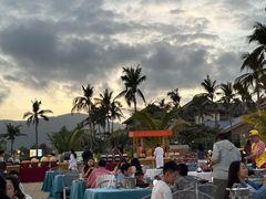 -亚龙湾希尔顿自助餐厅·海鲜·烧烤·沙滩BBQ·现场乐队