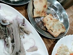 -怡妮新疆风味餐厅(东江湾路店)
