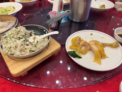 -侬佳蒸菜馆(听潮店)