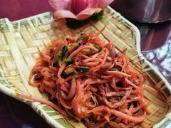酸萝卜炒牦牛肉-吉祥圣雪藏餐