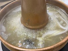 -洞庭洲·防空洞火锅·铜锅涮肉·烧烤(新百广场店)