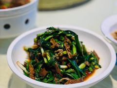 大蒜炒笋干-两户人家农家乐