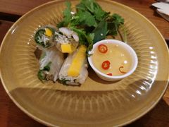 越式煎虾仁芒果粉卷-BAKER&SPICE(安福路店)