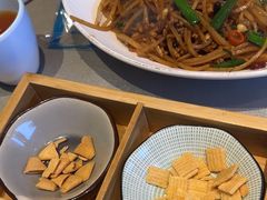 -有红鸡毛店·川菜(建设路店)