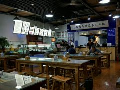 大堂-陇上全荟兰州传统牛肉面(延吉路店)