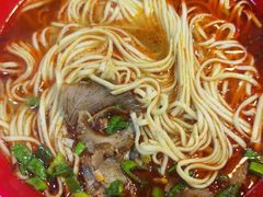 咖喱牛肉辣酱面-春和面馆(常德路店)
