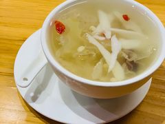雪耳淮山清补凉-明记凉茶店(安富街店)