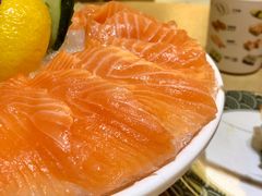 三文鱼刺身-万岁料理回转寿司(华贸店)