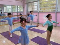 -百韵艺术少儿舞蹈培训学校(八方龙泊湾校区)