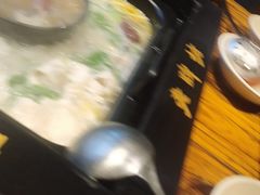 -老牌坊云南鱼豆花火锅(爱建店)
