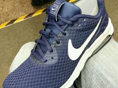 -NIKE上海青浦换季优惠店