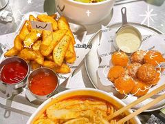 -W COLLECTIVE  DESSERT SHOP