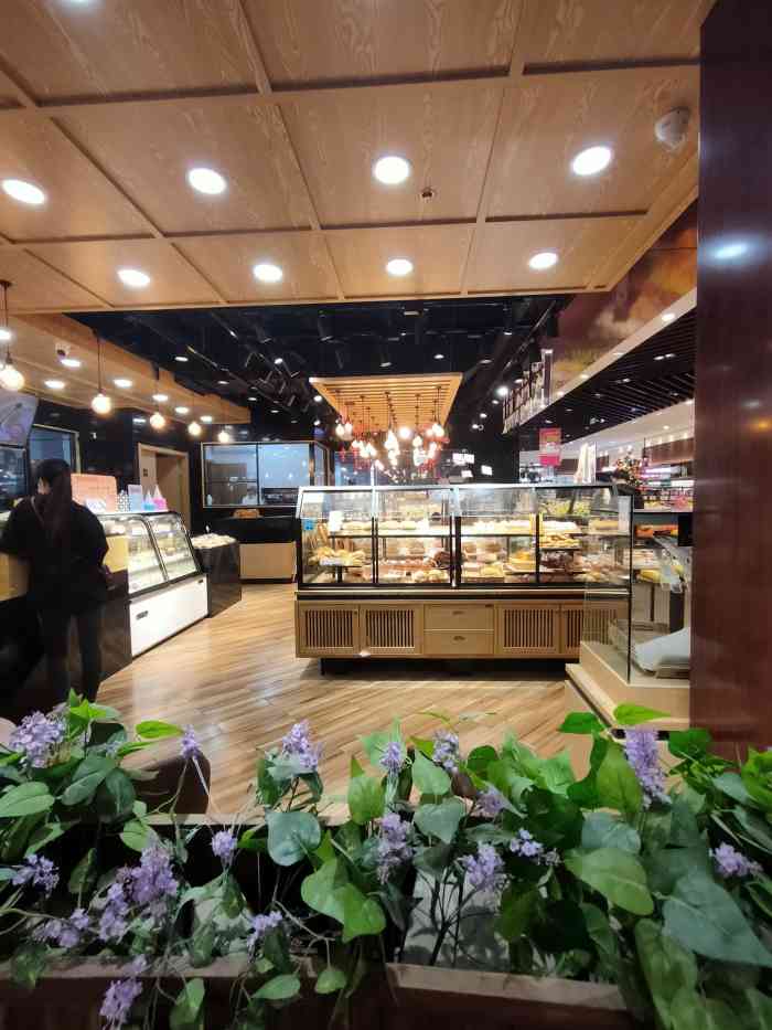 丽驰烘焙(绿城丽达购物中心店)-"在绿城丽达负一楼超市入口处,之前