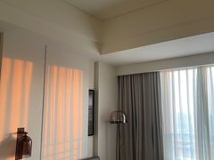 -上海漕河泾万丽酒店