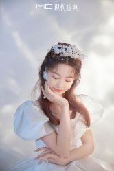 -现代经典婚纱摄影