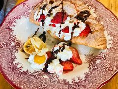 草莓巧克力牛角包-251#coffee roasters(沿河东路店)