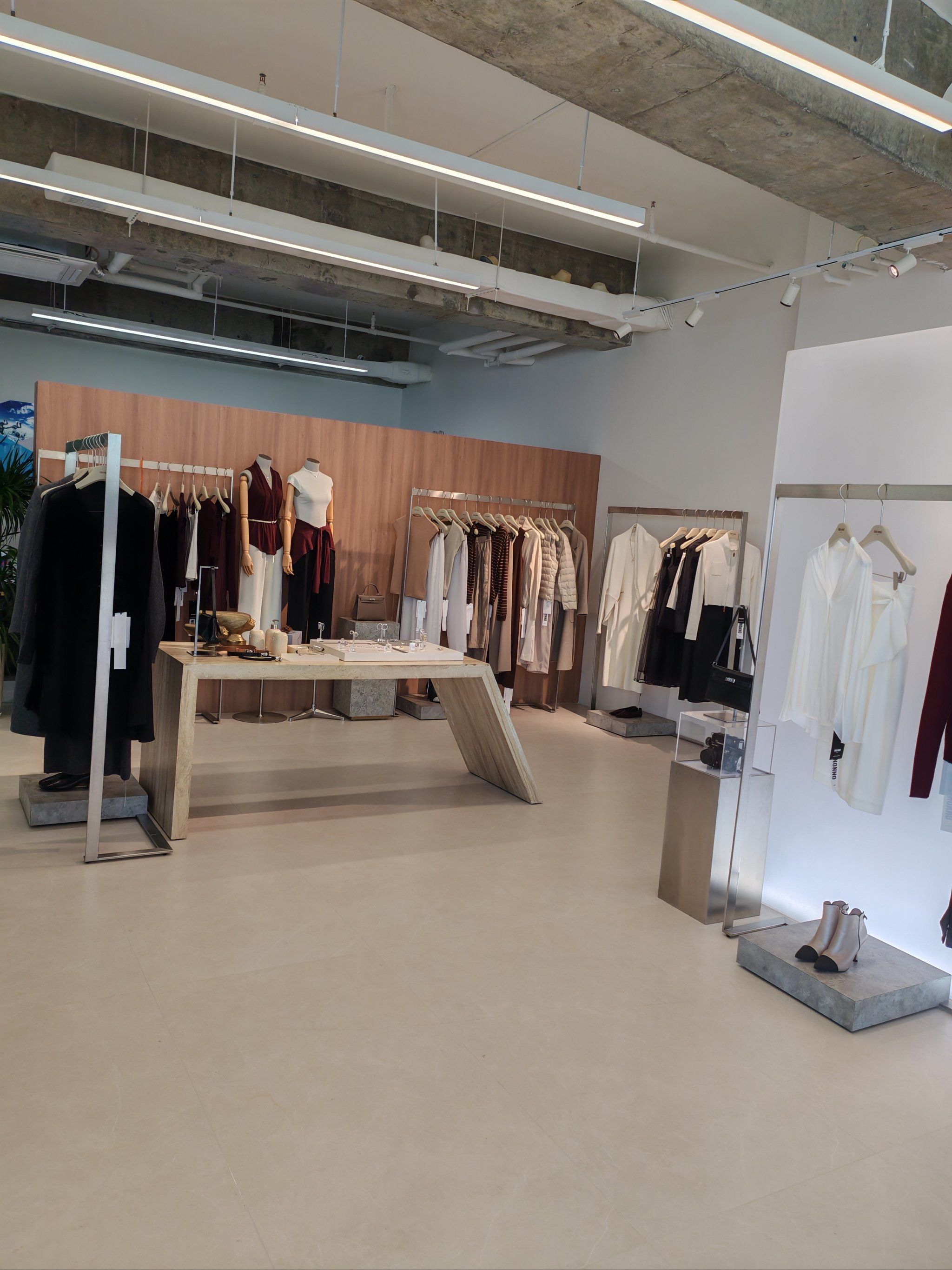 享受美衣美景美食